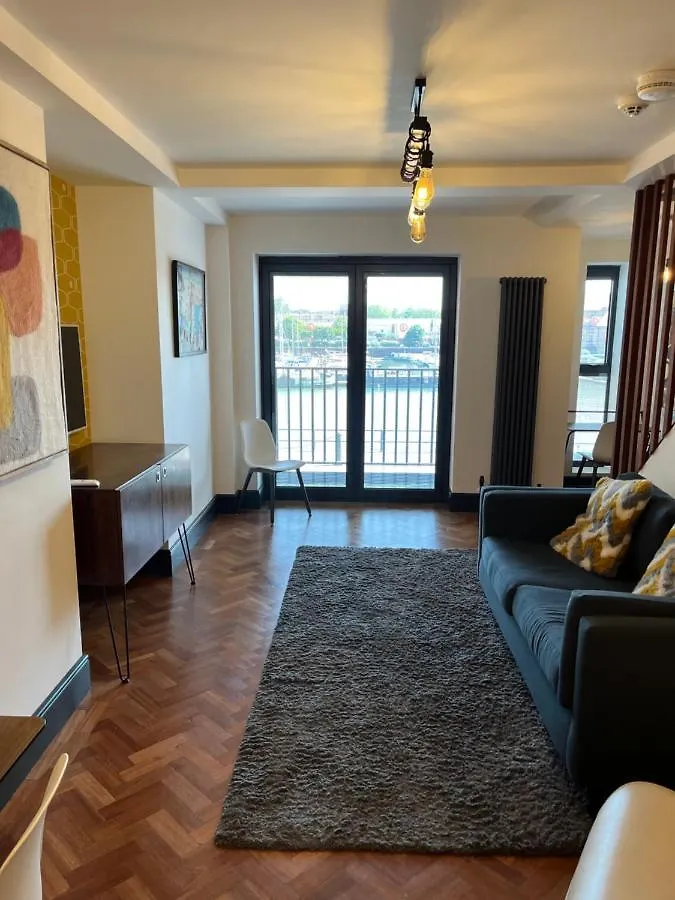 Duplex Apartment Harbourside City Centre With Free Parking Bristol